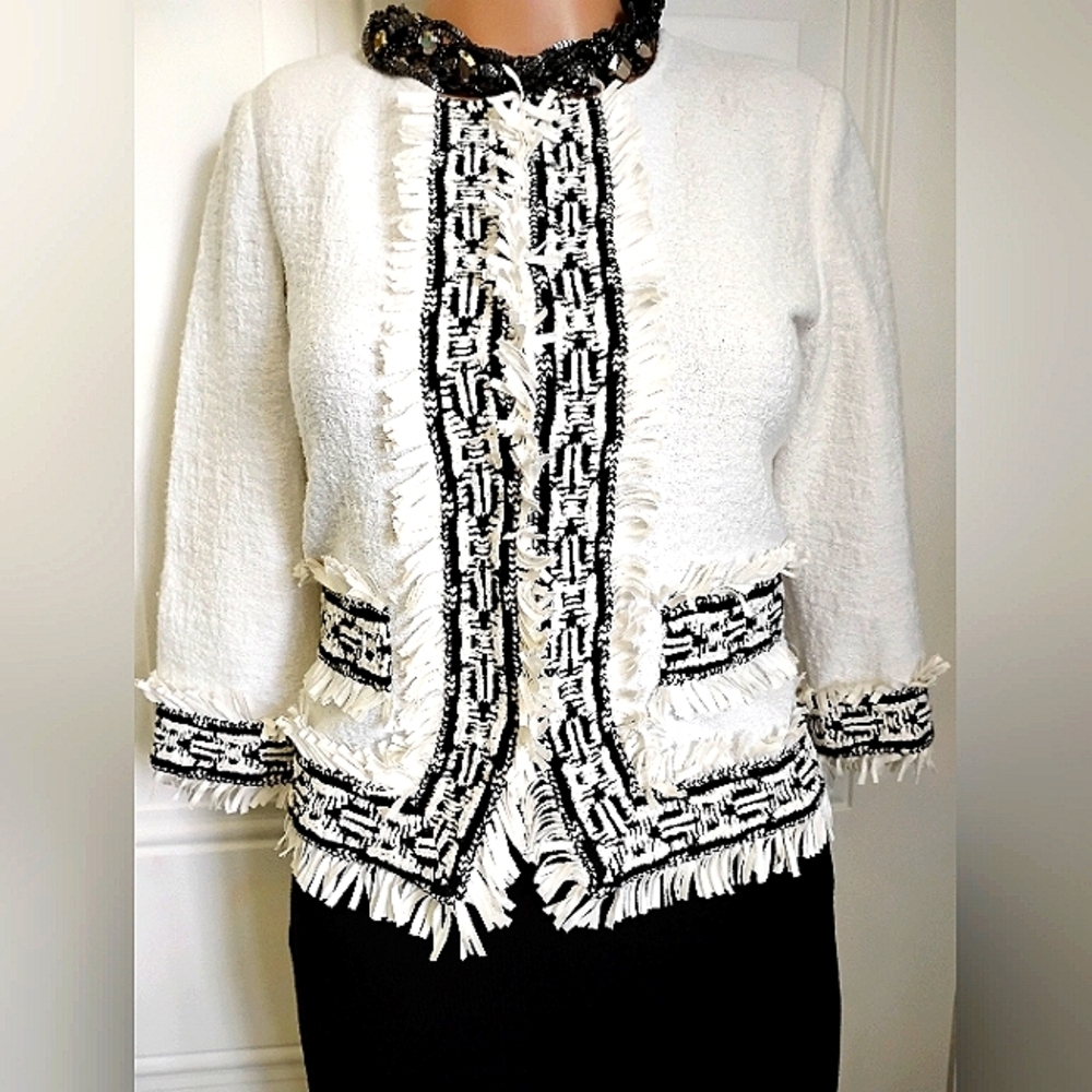 St. John Knit 0 2 4 White Black Boucle Fringe Jacket Santana Knit Skirt Set Suit - Picture 2 of 12